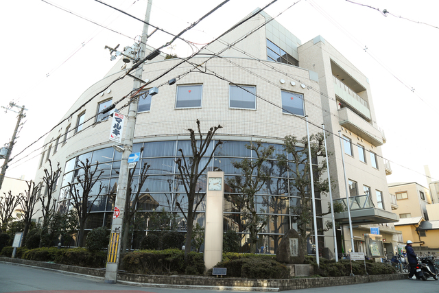 図書館　八尾市立山本図書館（図書館）まで904m