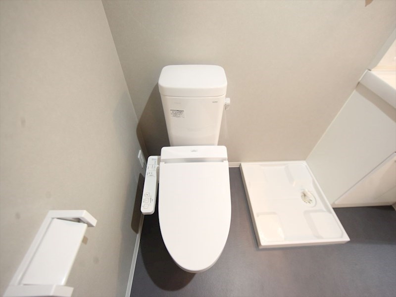 トイレ　温水洗浄暖房便座付トイレ