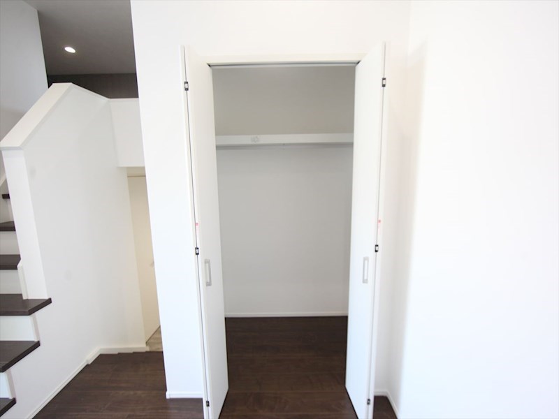 玄関　クローゼット（収納充実してます）