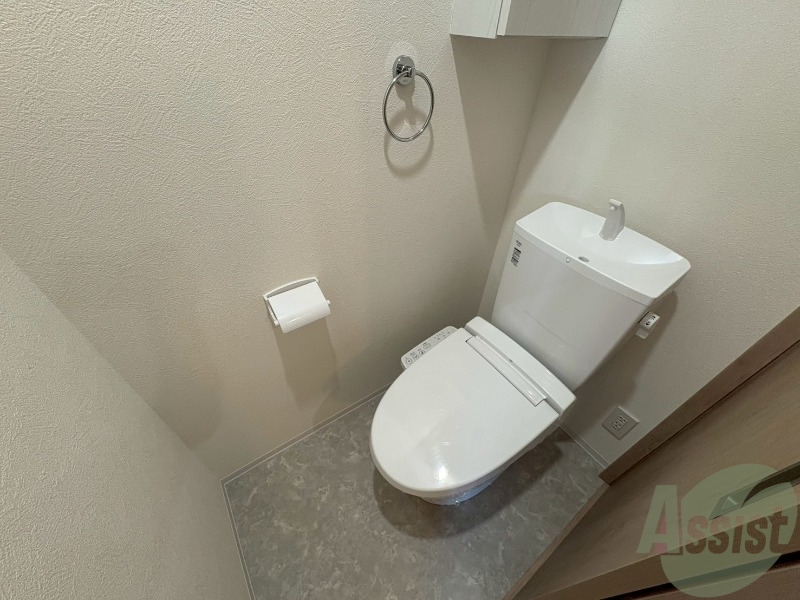 トイレ　こちらはトイレになります。ウォシュレット機能付です。