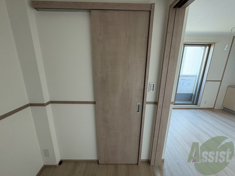 収納　こちらはウォークインクローゼットになります。