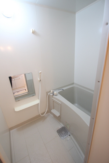 バス・シャワールーム　※他号室の写真です