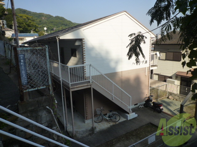 エントランス　周りの感じがステキですね。