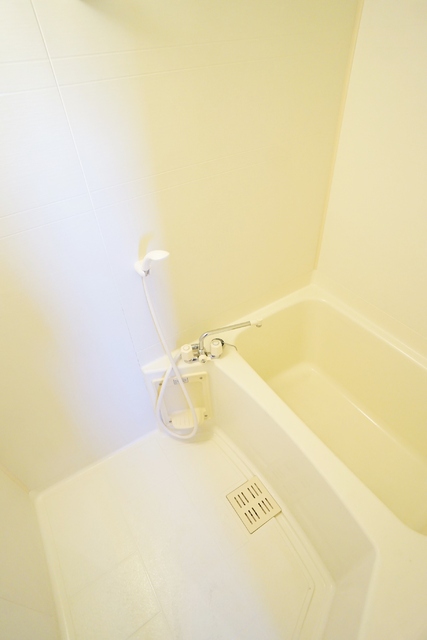 バス・シャワールーム　お風呂で１日の疲れを癒してください。