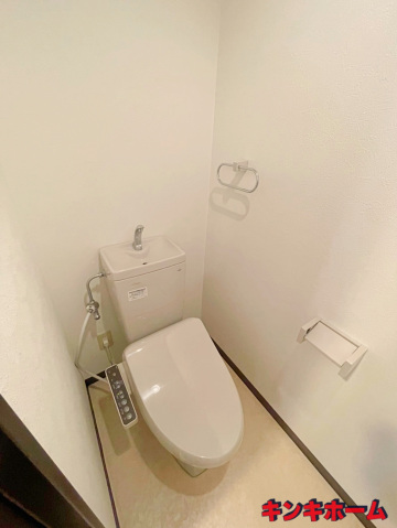 トイレ　写真は別のお部屋のものでございます