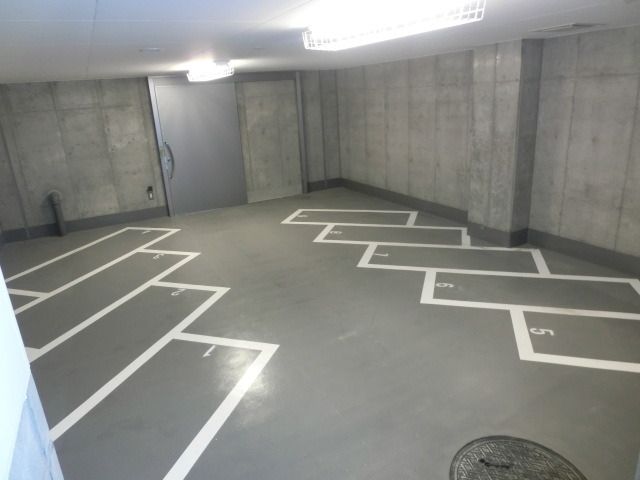 その他共有部分　バイク好きには嬉しい室内バイク置き場です