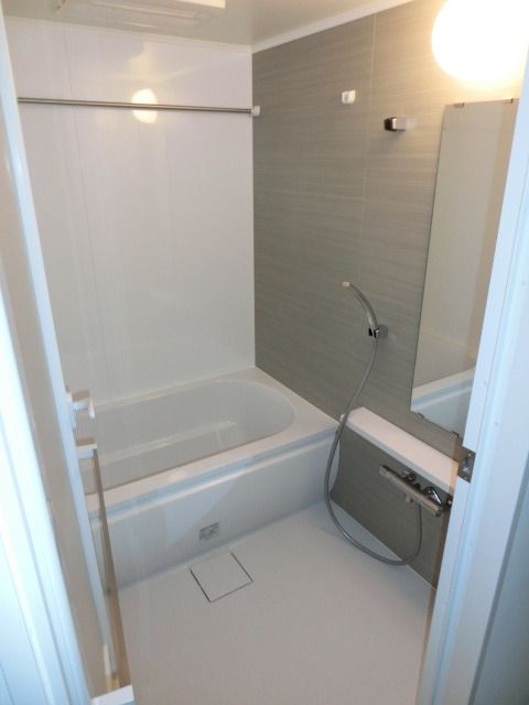 バス・シャワールーム　広い浴室です