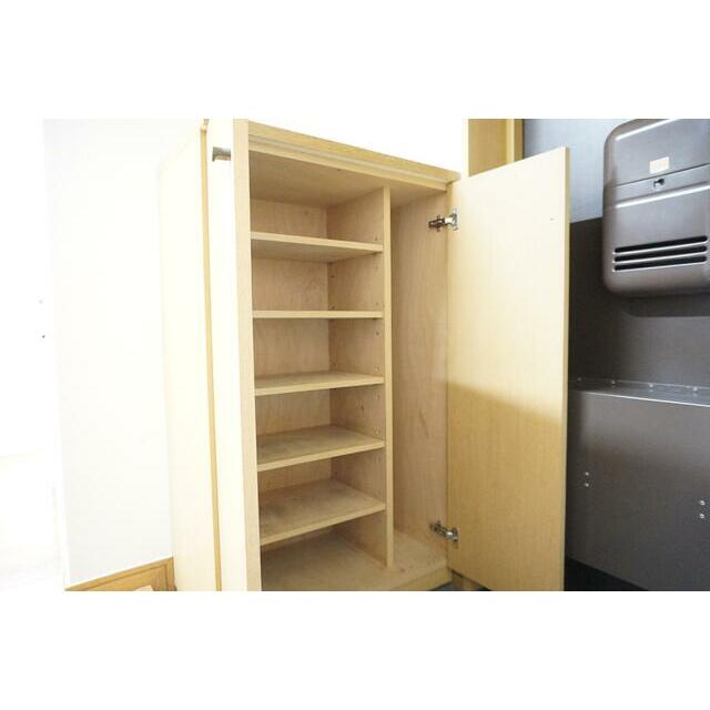 玄関　玄関にはシューズボックス