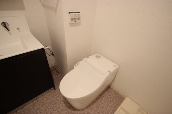 トイレ　※別部屋の写真です