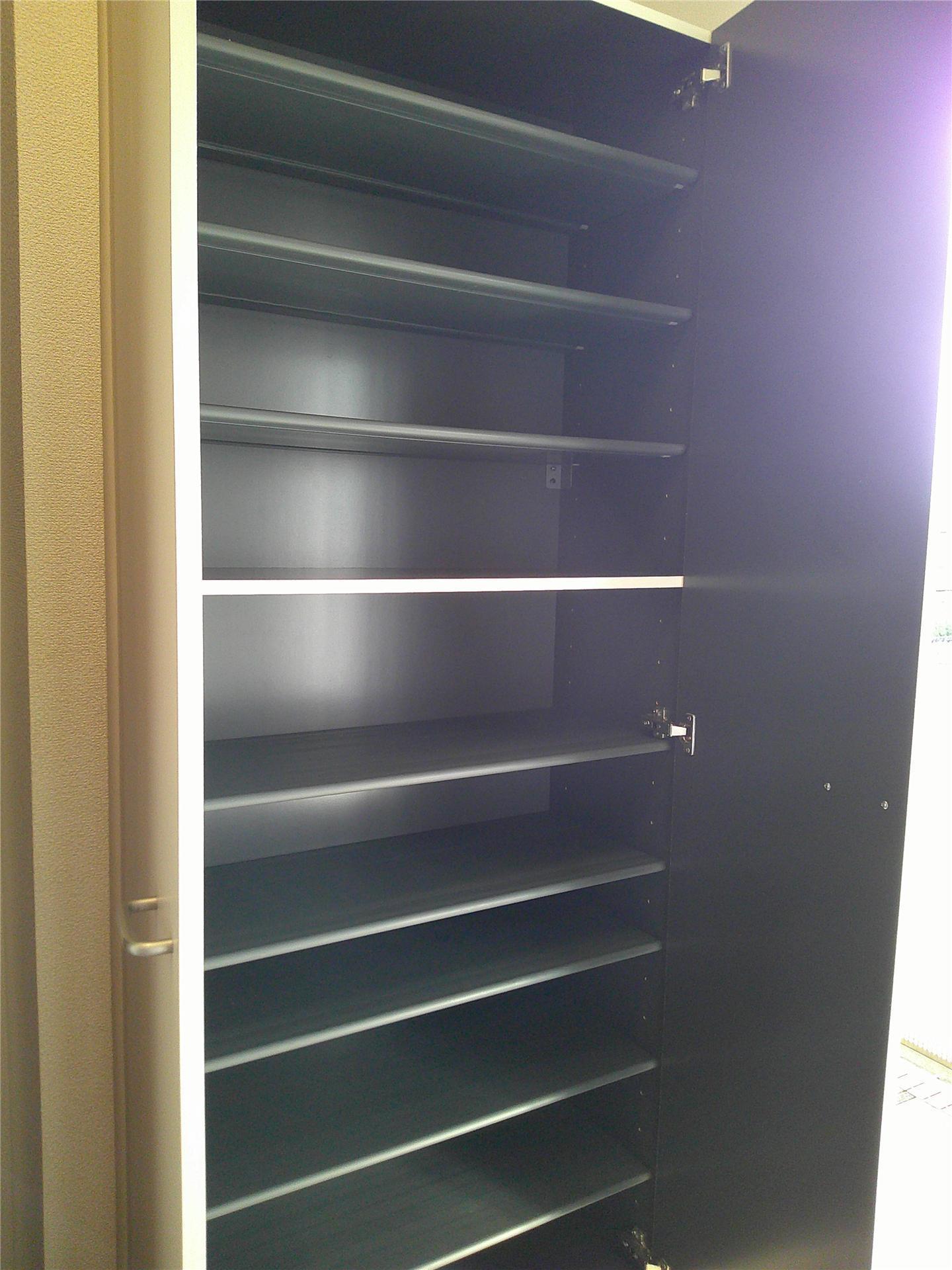 バス・シャワールーム　シューズボックスでお気に入りの靴も収納出来ます