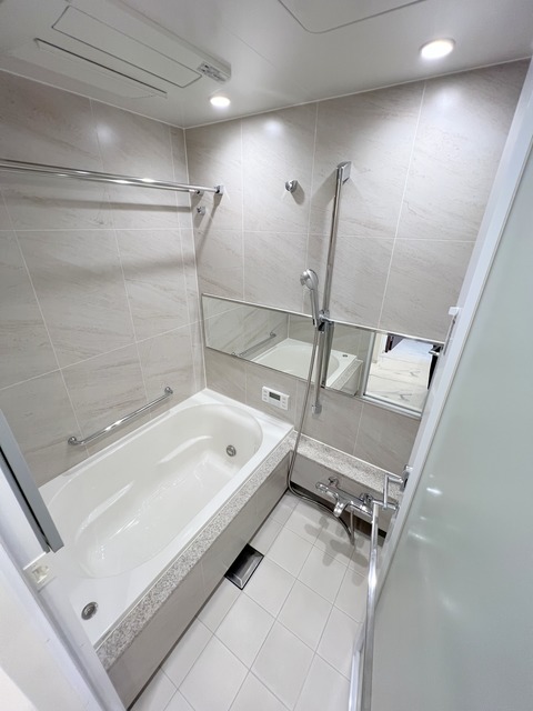 バス・シャワールーム　★追い焚き機能付き　浴室乾燥機付き★