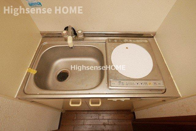 キッチン　コンパクトなキッチンで掃除もラクラク