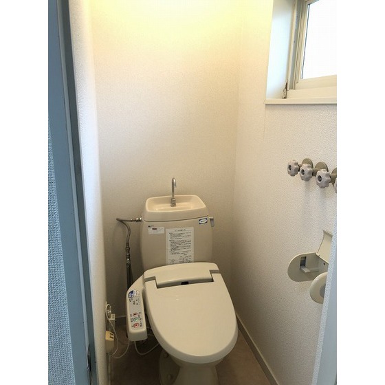 トイレ　ウォシュレット付き