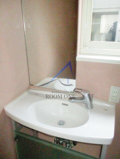 洗面設備　洗面台です。