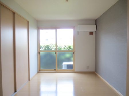 居室・リビング　リビングルームとして使用する洋室6帖