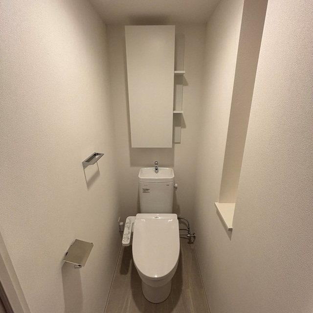 トイレ　※写真は同タイプ住戸です。