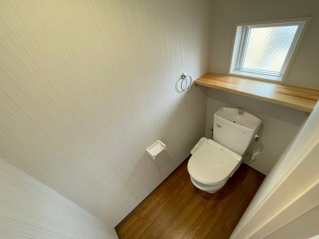 トイレ　※退去前の為、別部屋の写真になっております