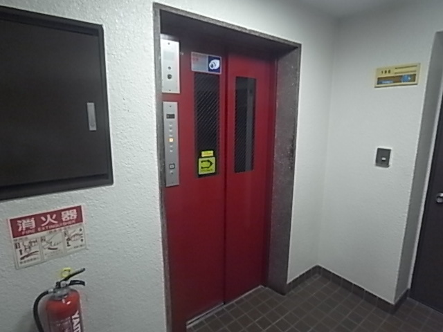 エントランス　エレベーター完備