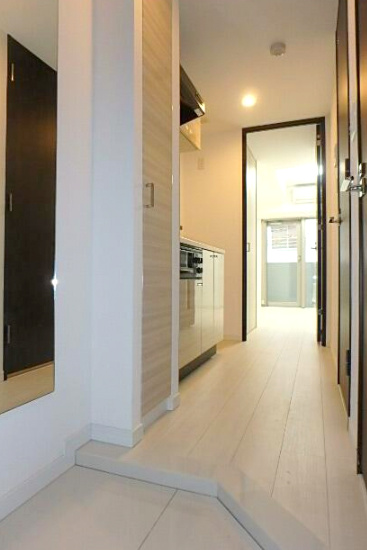 玄関　ガーラ・ステーション横濱関内