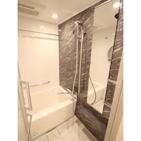 バス・シャワールーム　バスルーム