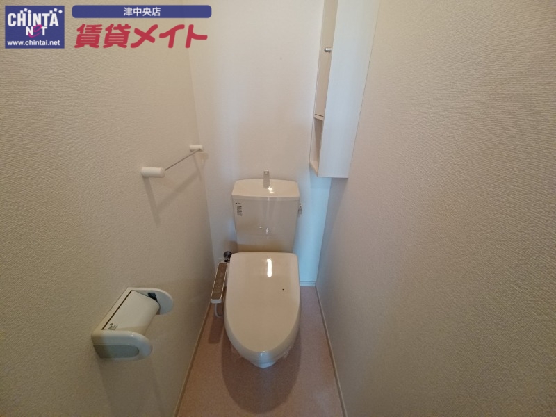 トイレ　同型参考写真