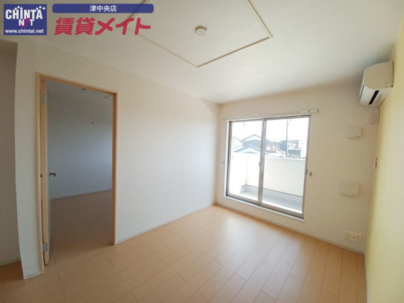 居室・リビング　同型参考写真