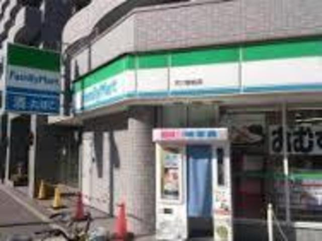 コンビニ　ファミリーマート天六駅前店（コンビニ）まで308m