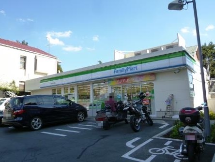 コンビニ　ファミリーマート深沢五丁目店（コンビニ）まで650m