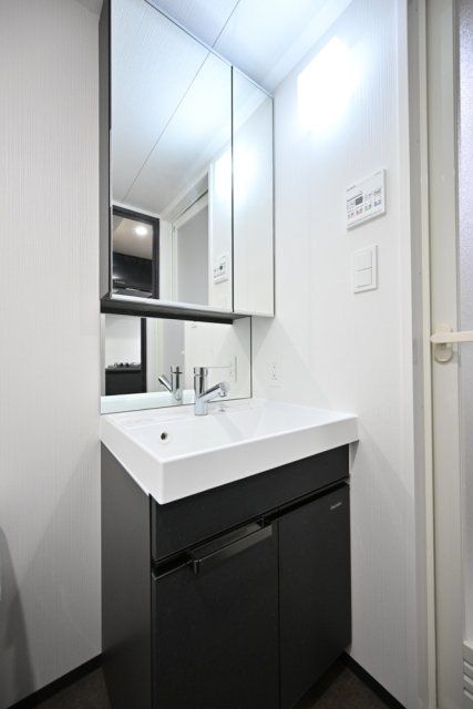 洗面設備　広い洗面スペース