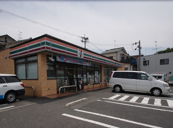 コンビニ　セブンイレブン（コンビニ）まで602m