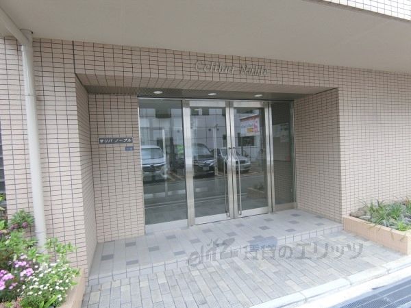 エントランス　エントランス