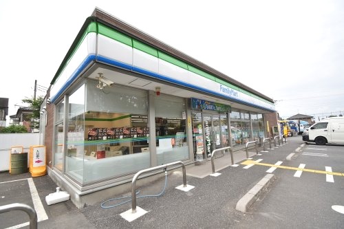 コンビニ　ファミリーマート寄居富田店（コンビニ）まで866m