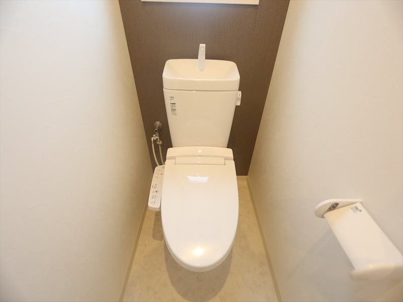 トイレ　温水洗浄便座付トイレ