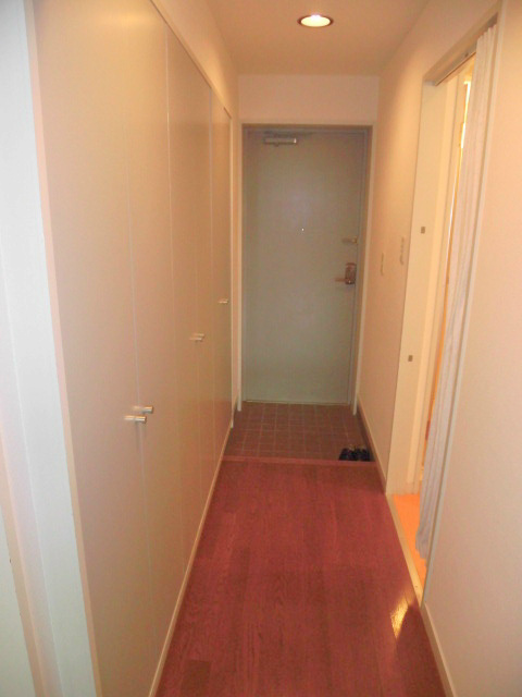 玄関　他のお部屋の参考写真となります。