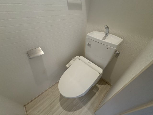 トイレ　R-smart尾頭橋