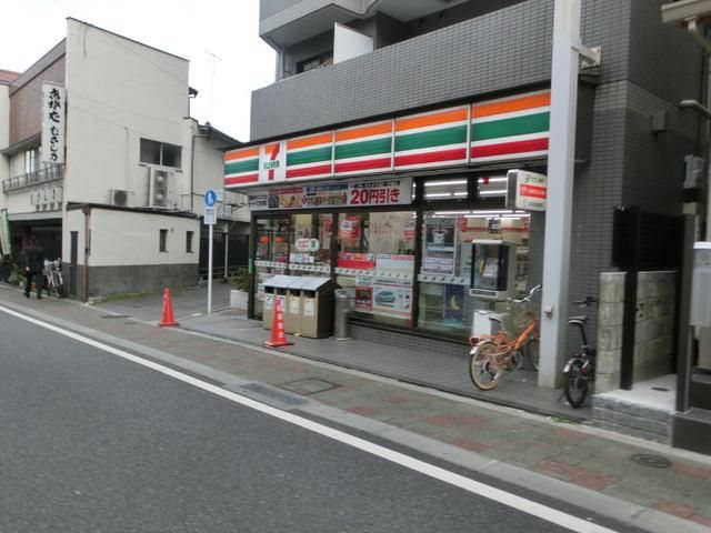 コンビニ　セブンイレブン（コンビニ）まで400m