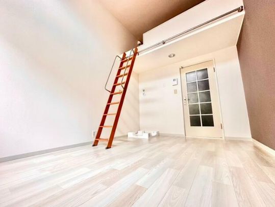 居室・リビング　フローリングでお掃除ラクラク♪（同一使用写真）