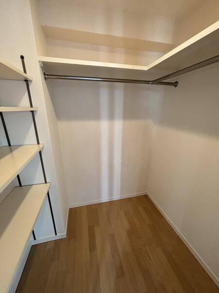 収納　ウォークインクローゼット付き