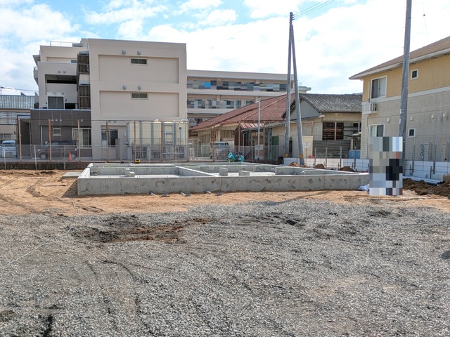 建物外観　建築中