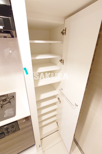 玄関　人感センサー付き・シューズボックス付き♪