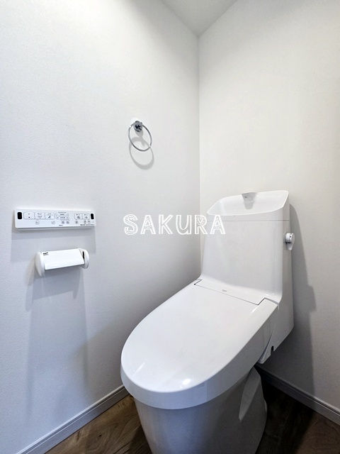 トイレ　落ち着いた色調のトイレです♪