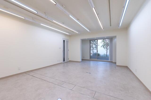 ロビー　事務所