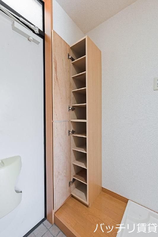 玄関　同型タイプの写真となります　現状用優先