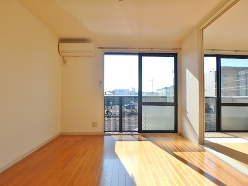 居室・リビング　図面と現状に相違がある場合には現状を優先