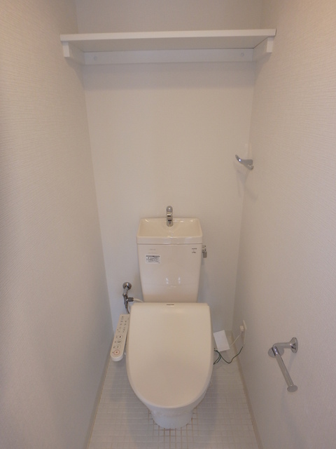 トイレ　シャワートイレ完備