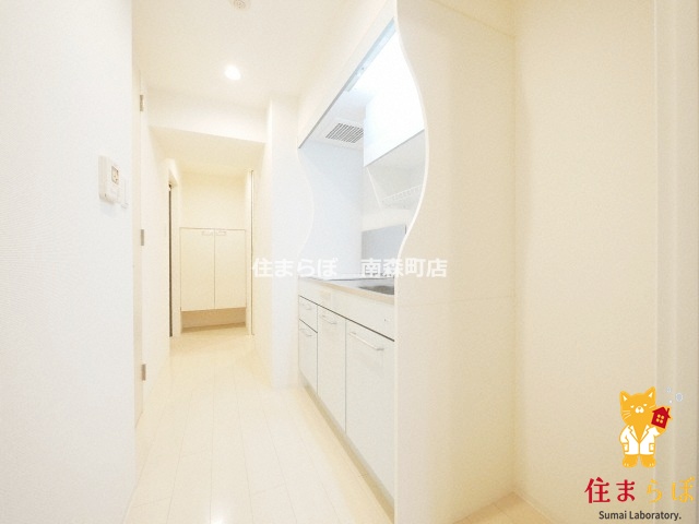 キッチン　「ただの部屋探しじゃない。“あなたの暮らし”探しです。」