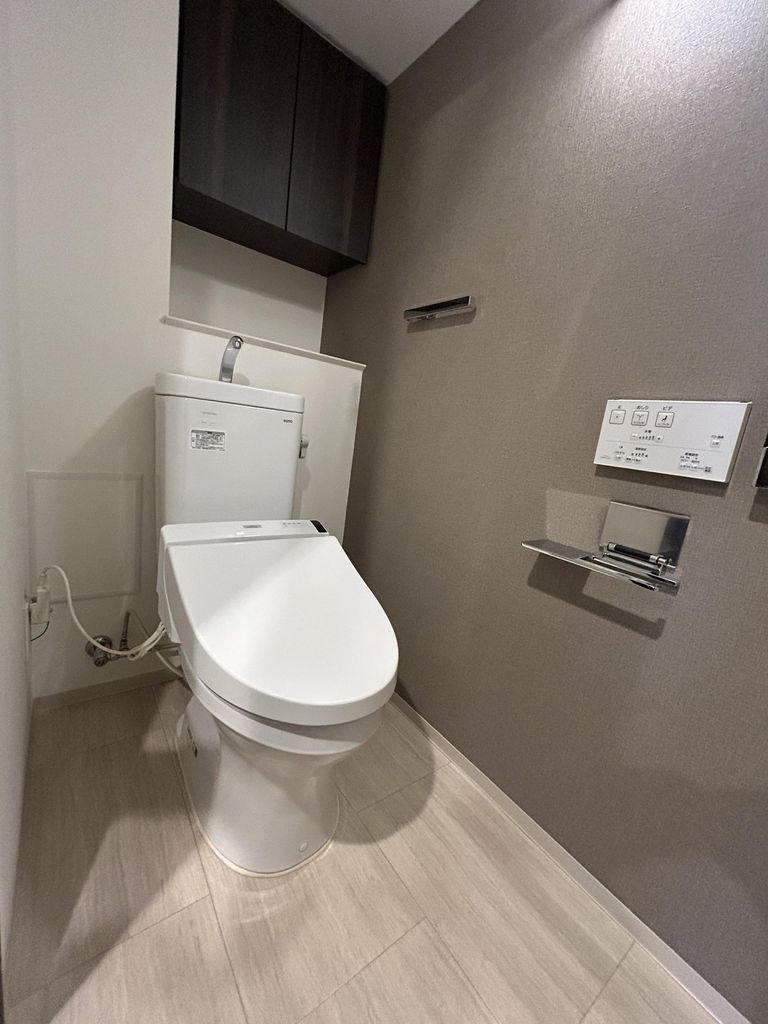 トイレ　洗浄保温便座