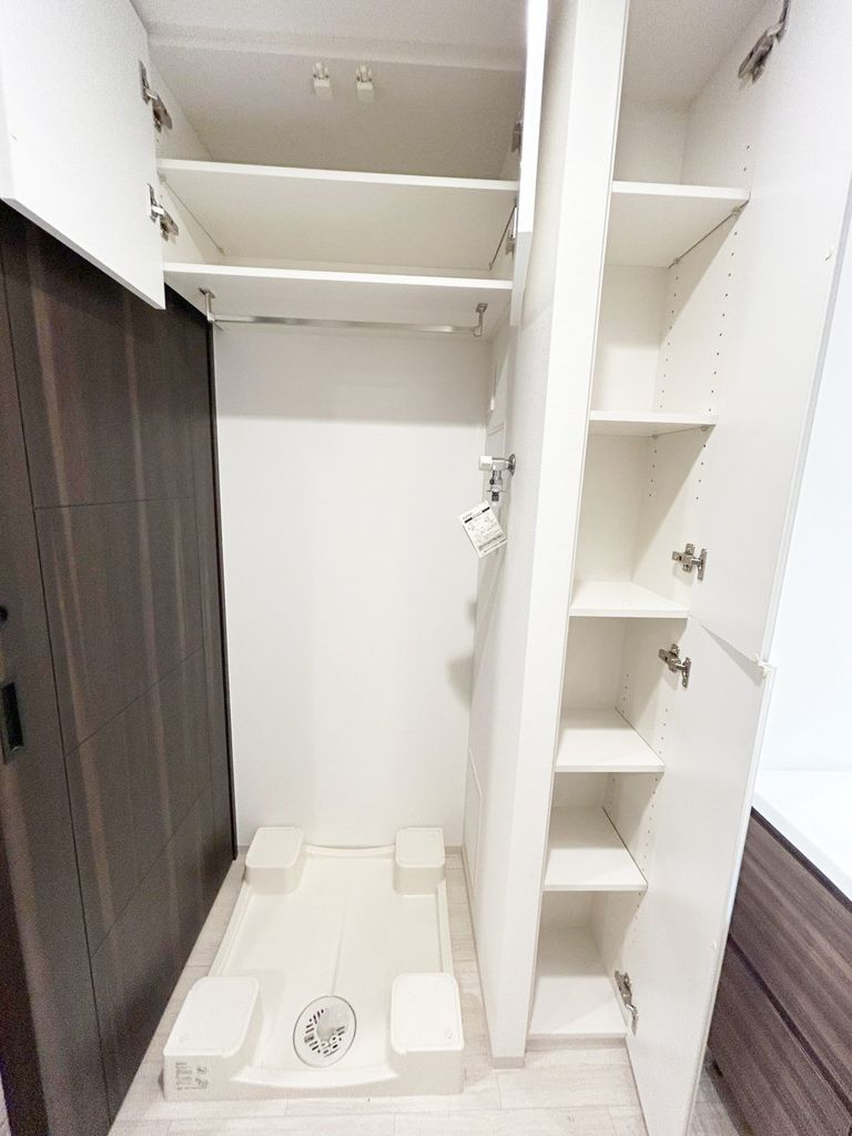 洗面設備　洗濯機置場・脱衣所収納