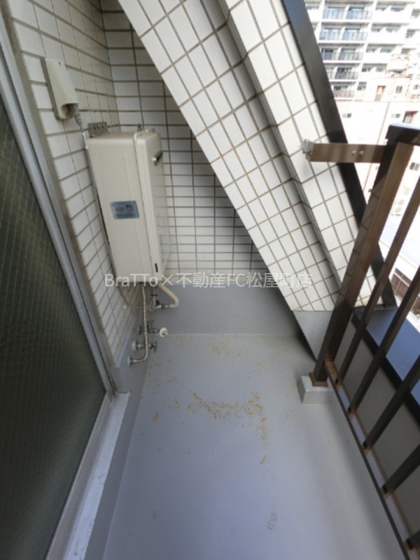 バルコニー　バルコニー（洗濯機置き場）