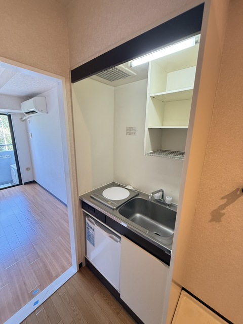 キッチン　別部屋参考写真です